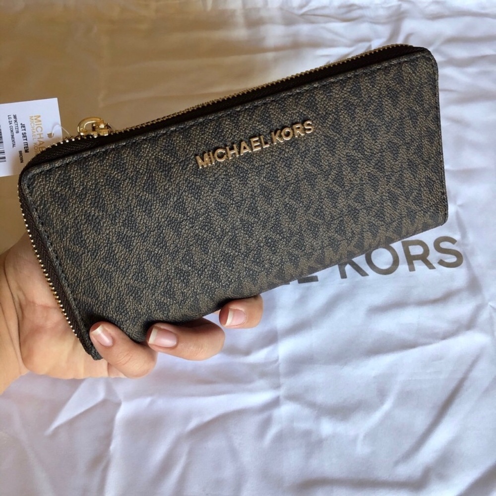 🆕 Michael Kors Wallet